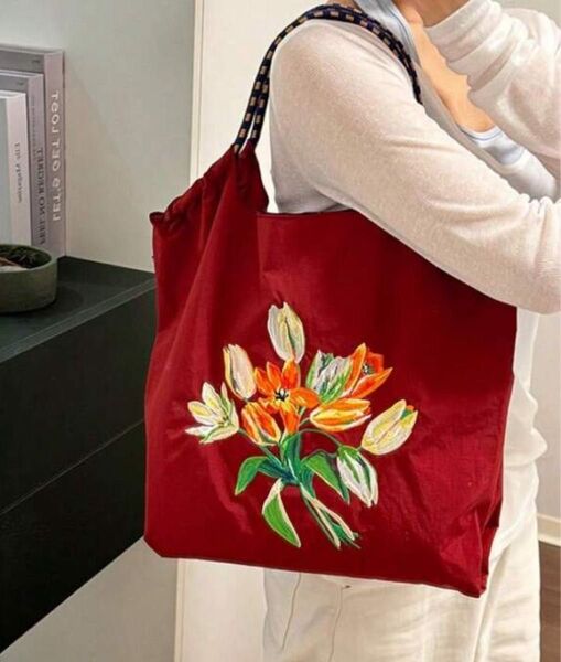 ◆Mサイズ エコバッグ トートバッグ ショルダーバッグ ナイロンバッグ 刺繍 花 フラワー チューリップ 赤 レッド