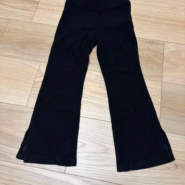 黒ZARAフレアパンツ スリット入り