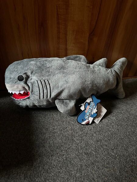 サメのぬいぐるみ