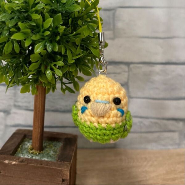 セキセイインコちゃん(イエロー、グリーン)のあみぐるみストラップ ハンドメイド