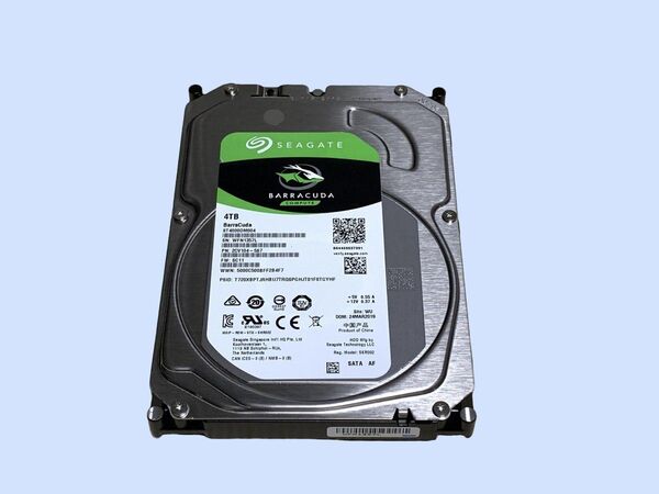 M6686 Seagate Barracuda ST4000DM004 4TB 使用 6821時間