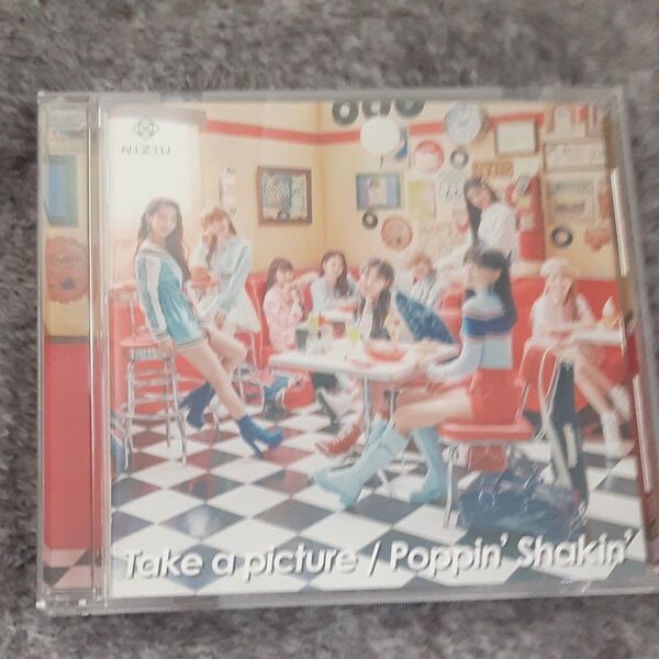 初回生産限定盤B (取) 28Pフォトブックレット付 NiziU CD+ブックレット/Take a picture