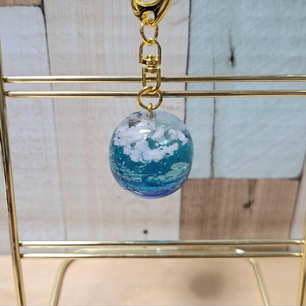 レジン キーホルダー 海と空と雲 ハンドメイド