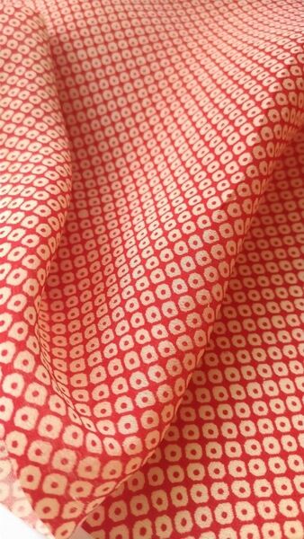 【一部難ありのためお買い得】着物生地 ちりめん 朱色 鹿の子柄 ハギレ2枚セット 正絹 ハンドメイドの材料に