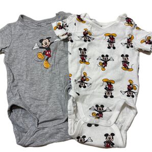 H&M ミッキーボディースーツ