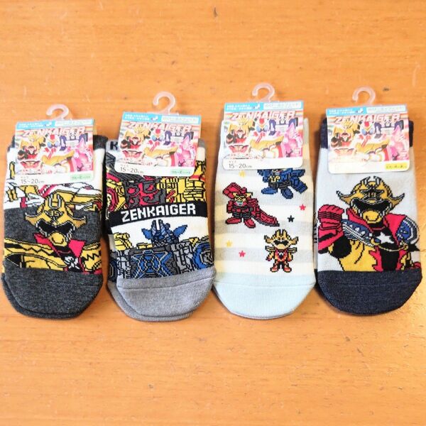新品未使用 ゼンカイジャー 15〜20cm 靴下 ソックス クルー丈 くるぶし丈 スニーカーソックス なまえ欄 つま先・かかと補強