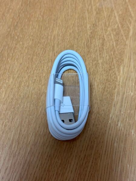 ライトニングケーブル iPhone 充電
