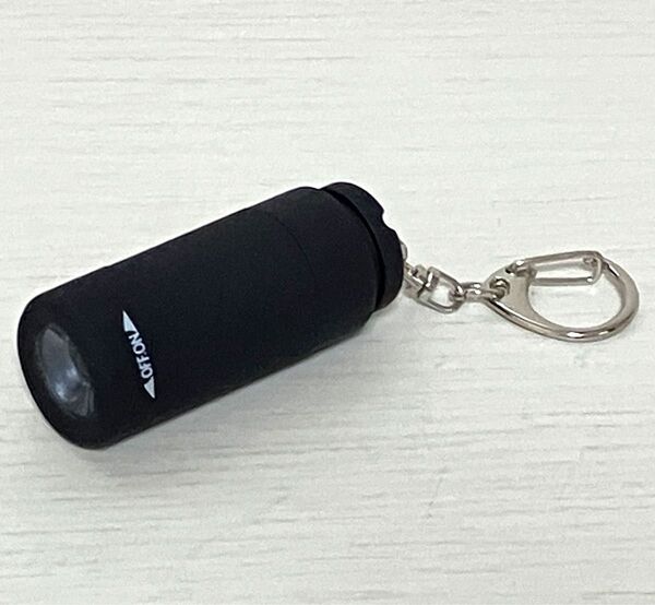 ミニUSB充電式LED懐中電灯|コンパクト|カラビナ付き多用途ライト ブラック