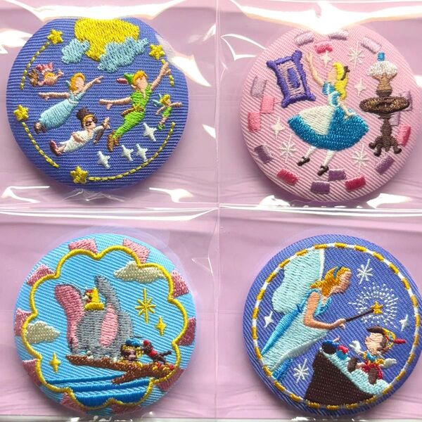 ディズニー キャラクターズ 刺繍 缶バッジ Biscuit ダンボ ピノキオ ふしぎの国のアリス ピーターパン 4個 バンダイ