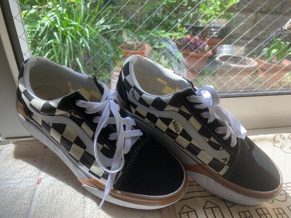 ★VANS スニーカー 24.0 白黒チェッカー バンズ スニーカー 未使用