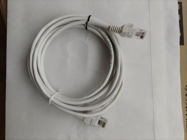 LANケーブル 3m 白 cat5E