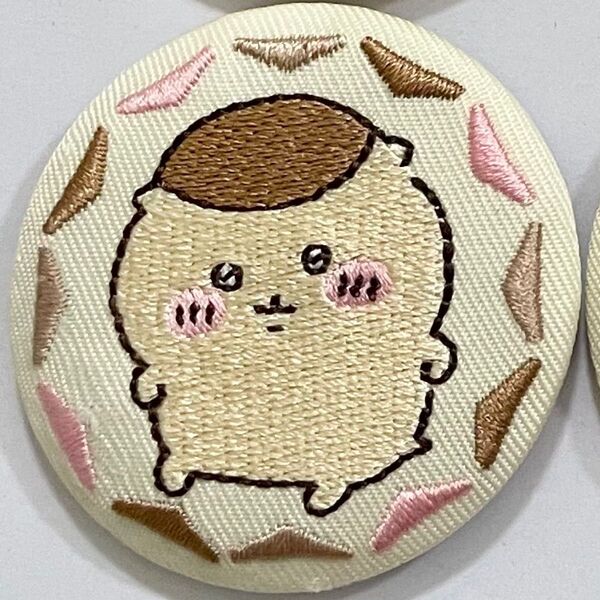 ちいかわ くりまんじゅう 刺繍缶バッジ