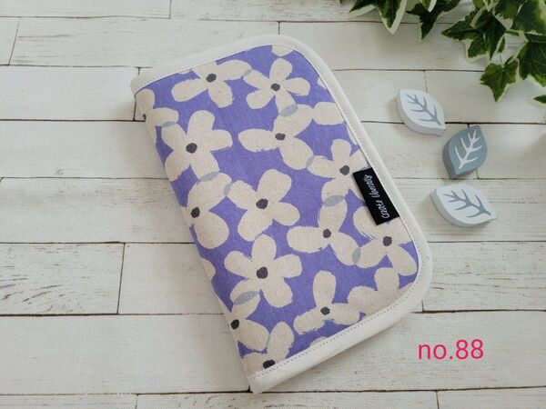お薬手帳ケース 北欧風 bruna 花柄 ラベンダー ハンドメイド