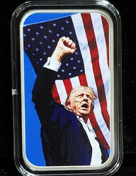 ☆2024年 第47代大統領 ドナルド・トランプ 暗殺未遂 の カラーシルバーバー 純銀 1 オンス カラー 銀貨 バーカプセル入