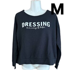 トップス Dressing is a way of life. ロゴプリント トップス Mサイズ
