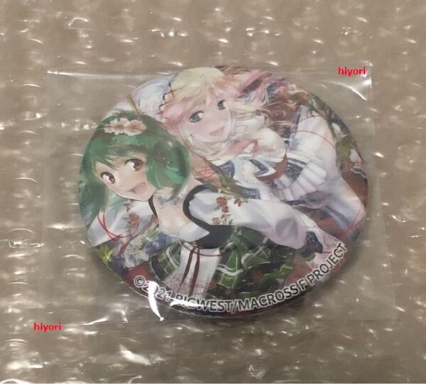 マクロスF オールタイムベストアルバム 娘々グレイテスト☆ヒッツ! 楽天ブックス特典 歴代CDジャケット復刻缶バッジ「時の迷宮」