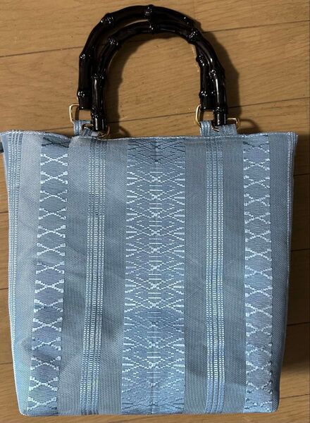 いい無し即買いタッセルおまけ 写真より凄くきれいな水色 シーズンにピッタリ 正絹博多帯リメイクバッグ 未使用