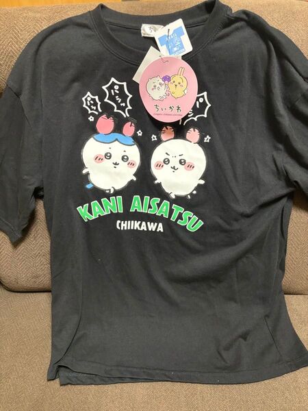 ちいかわ MサイズTシャツ 黒 KANI AISATU