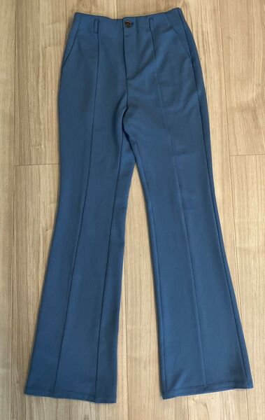 GU カットソーフレアスラックス 丈長め S