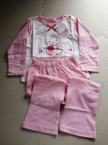 サンリオ ハローキティ パジャマ 上下セット 100サイズ