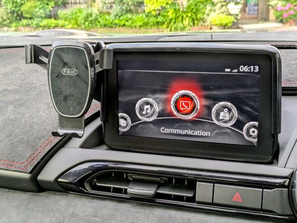 ND ロードスター RF 純正7インチナビ用携帯スタンド+小物入れ ①