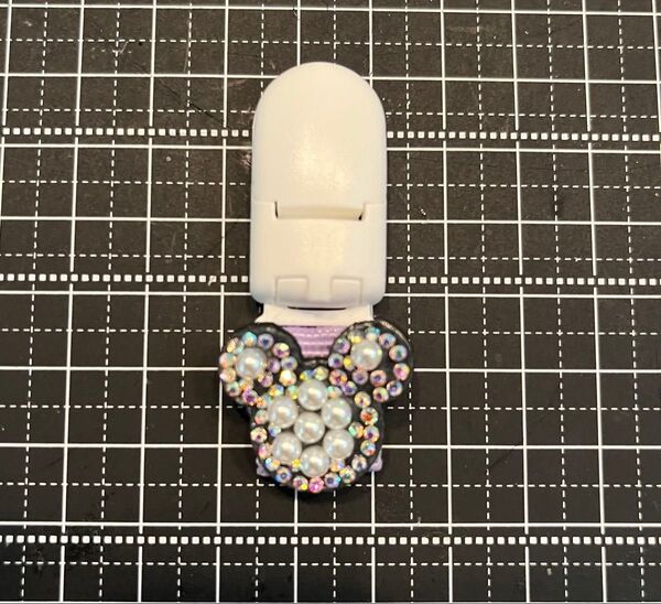 ハンドメイド名札クリップ、キラキラミッキー