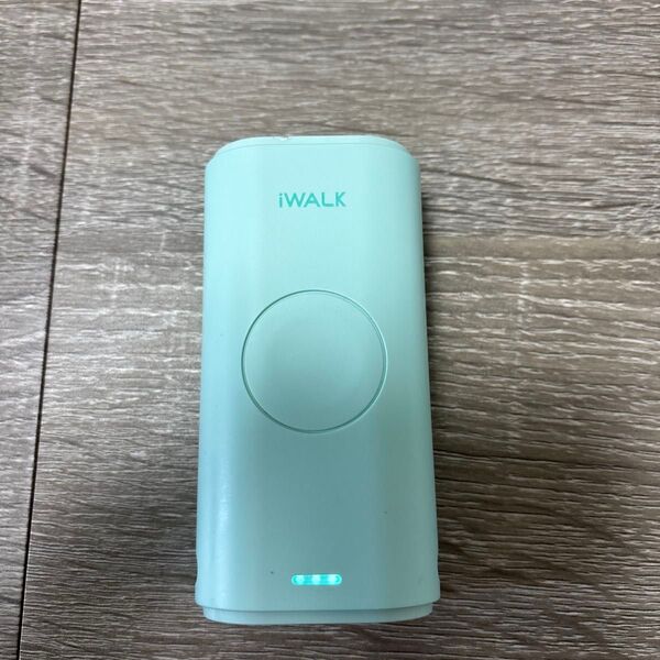 iWALK Apple Watch充電器 モバイルバッテリー ワイヤレス充電 アップルウォッチ9000mAh大容量 ケーブル内蔵