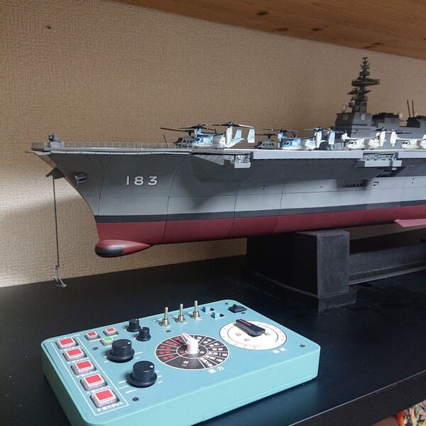 デアゴスティーニ 護衛艦いずも 完成品 艦載装備ブースト全巻、アクリルケース