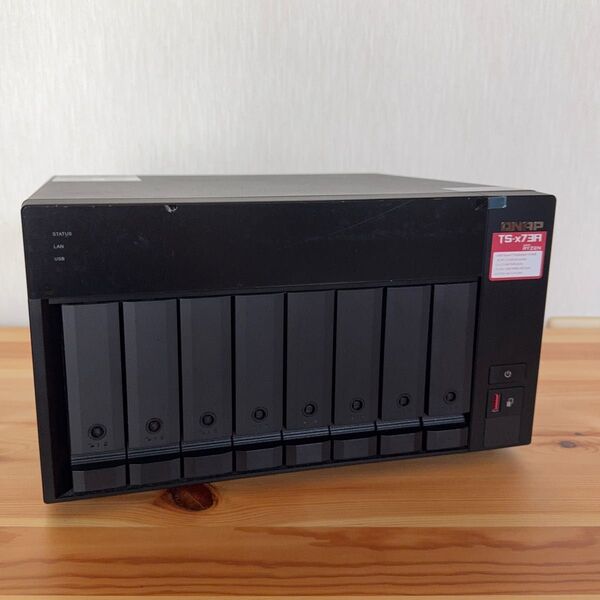 QNAP TS-873A 8ベイ NAS