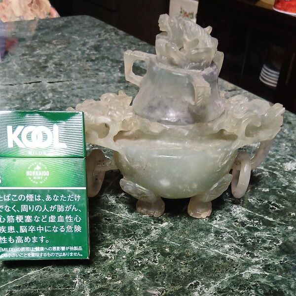中国古美術/翠玉 玉石岫玉彫刻 透かし彫り香炉 レトロ レア物 アンティーク オブジェ 骨董品 サイズ約13.5×16×9cm