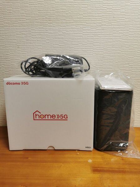 ドコモ 5G ホームルーター HR01 ダークグレー 美品 リセットのみ動作確認済み