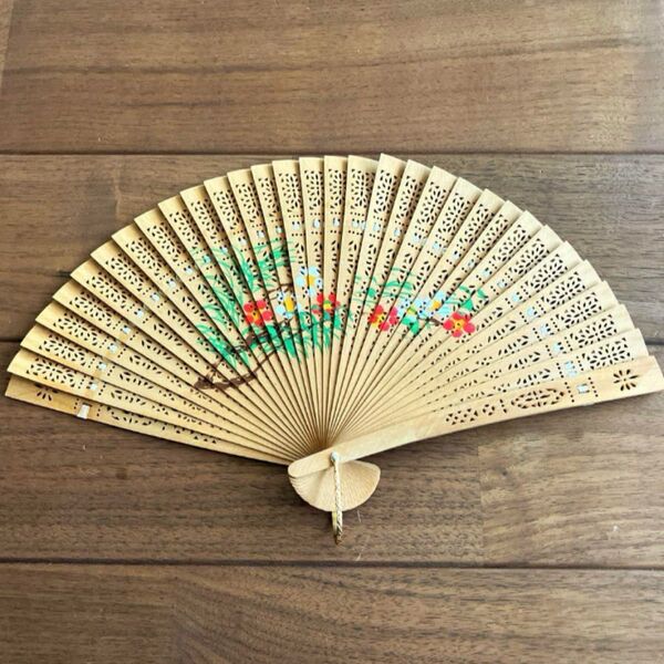 花柄 扇子 竹製 透かし彫り 中古 夏 和装小物