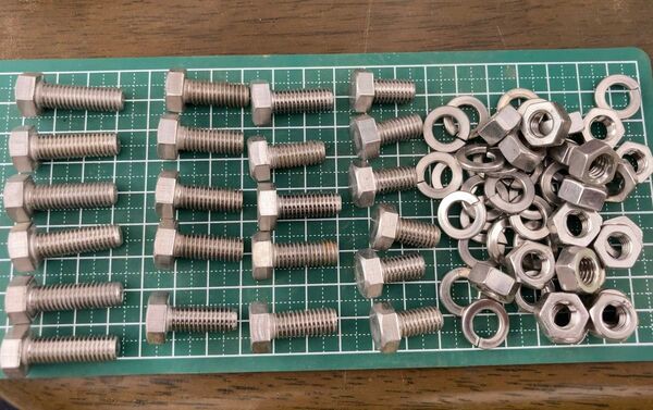 《JIS規格》ステンレス六角ボルトM8×25 M8×20 M8×15 22セット(内訳は製品詳細にて)
