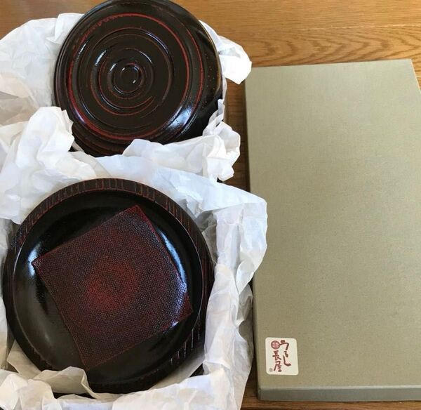 漆塗り菓子器