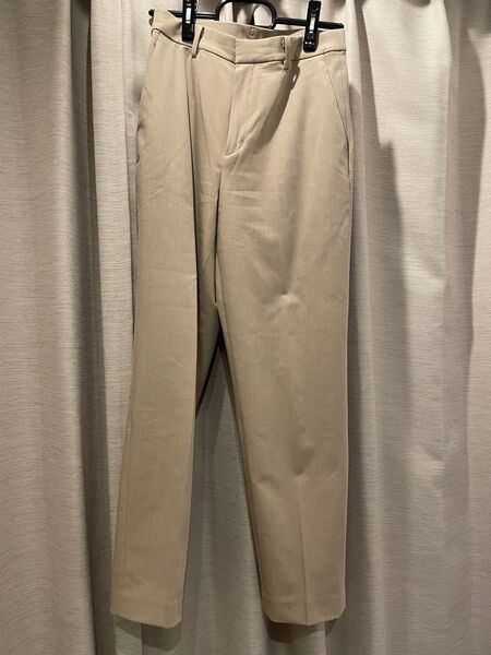 ユニクロ クロップドパンツ ストレッチ パンツ ベージュ スラックス