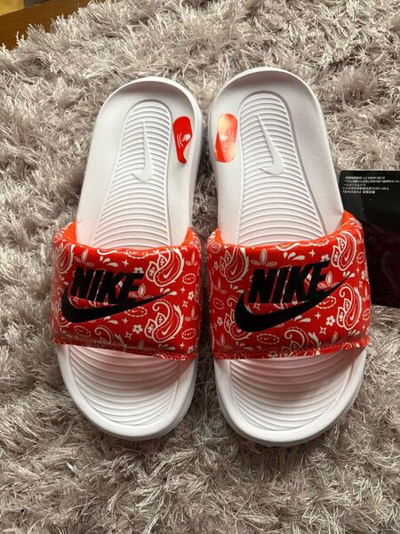 NIKE VICTORI ONE SLIDE PRINT 22.5cm 新品 ベナッシ