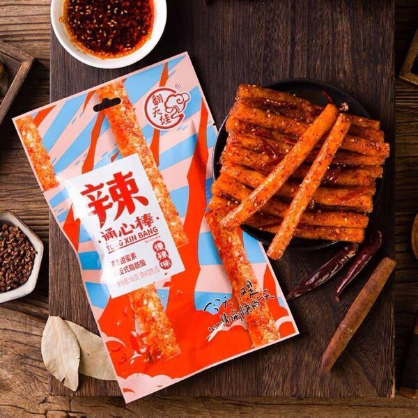 【1袋】通心棒ラーティアオ 翻天娃辣条 中国 お菓子 大辣棒