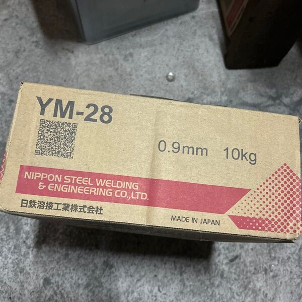 【送料無料】YM-28 溶接ワイヤー ソリッドワイヤー 0.9㎜ 10kg 日鉄溶接工業