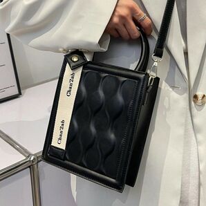 ミニ ジオメトリック エンボス スクエアバッグ レディース 可愛い お洒落 クール レディース ブラック 黒724129