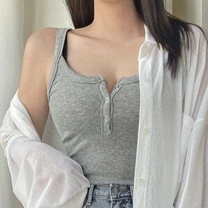 レディース ニットカミソリタンクトップ シンプル スリムデザイン 可愛い シルエット レディース グレー552236