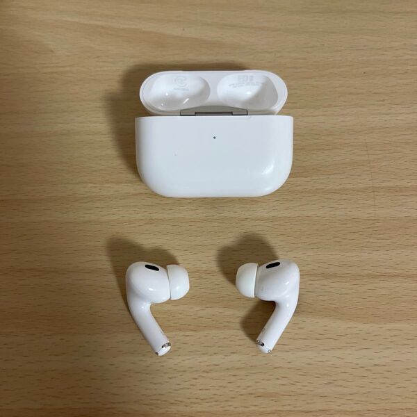 ① Apple AirPods Pro 第2世代 MTJV3J/A ワイヤレスイヤホン 0514