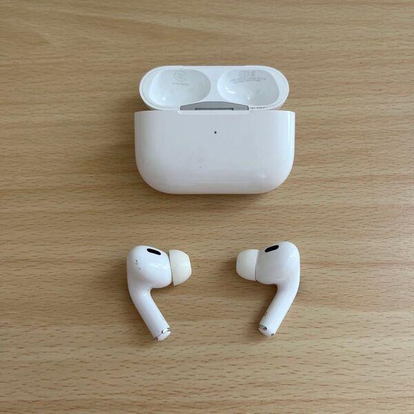 ① Apple AirPods Pro 第2世代 MTJV3J/A ワイヤレスイヤホン 0526
