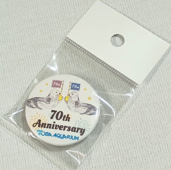 新品 鳥羽水族館 70周年 メイキラ 缶バッチ