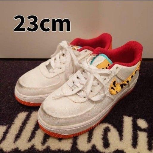 23cm ナイキ エアフォース1 イヤーオブザタイガー スニーカー NIKE AIR FORCE1