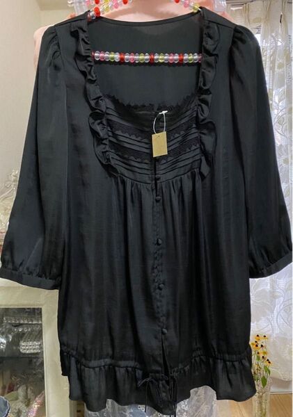 新品★おすすめペプラムチュニック★光沢サテン風 フェミニンブラウス★七分袖 フリル ブラウジング ロング丈 プルオーバー Mくらい
