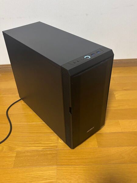 ひっそり青光り!自作ゲーミングPC 新品M.2SSD 10世代i5で快適!
