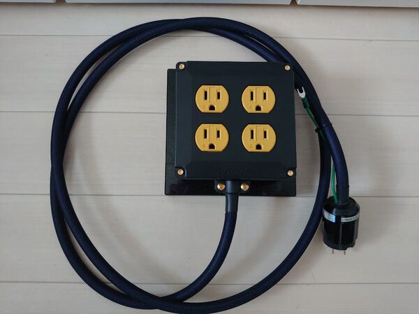 オヤイデ OYAIDE電器 OCB-1 DXs2 電源タップ 大理石インシュレータ付き 美品