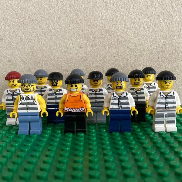レゴ LEGO ミニフィグ 囚人 12個