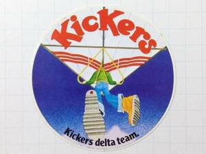 フランス　古いステッカー：Kickers 靴 イラスト ビンテージ 車 +Aa