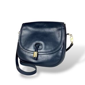フェラガモ Ferragamo ショルダーバッグ レザー ネイビー 斜め掛け 肩掛け クロスボディ 送料無料 匿名配送
